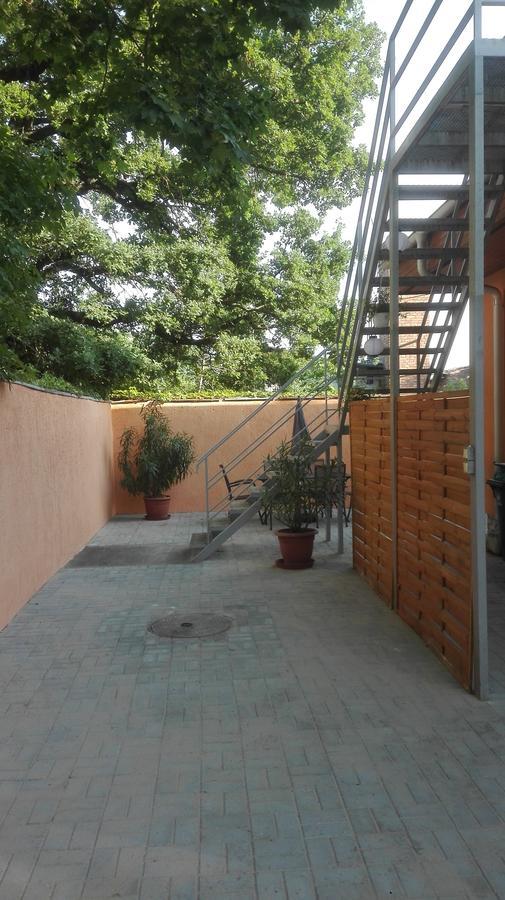 Foeveny Apartman Балатонудвари Екстериор снимка